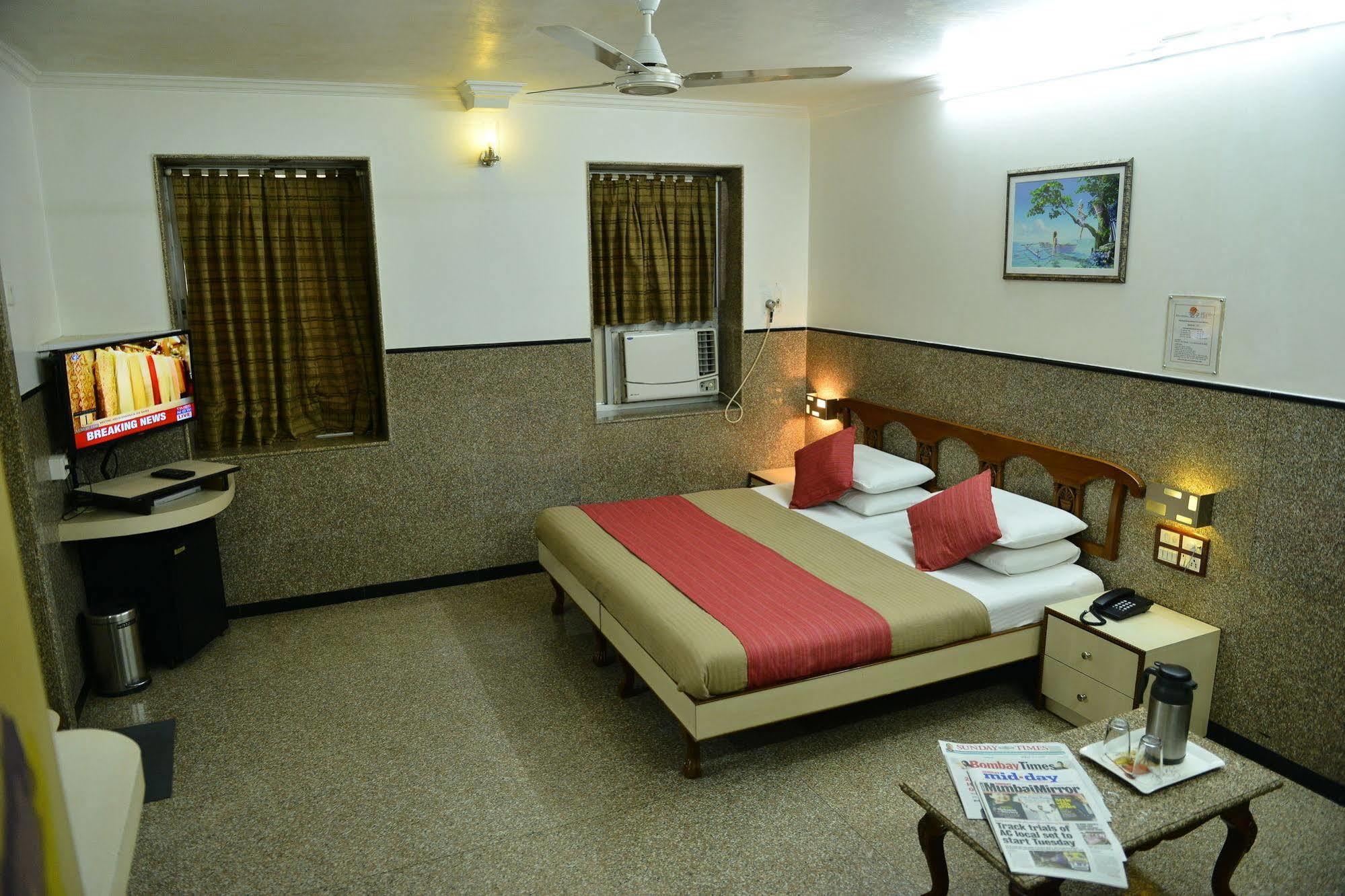 Hotel Royal Castle Mumbai Exterior photo