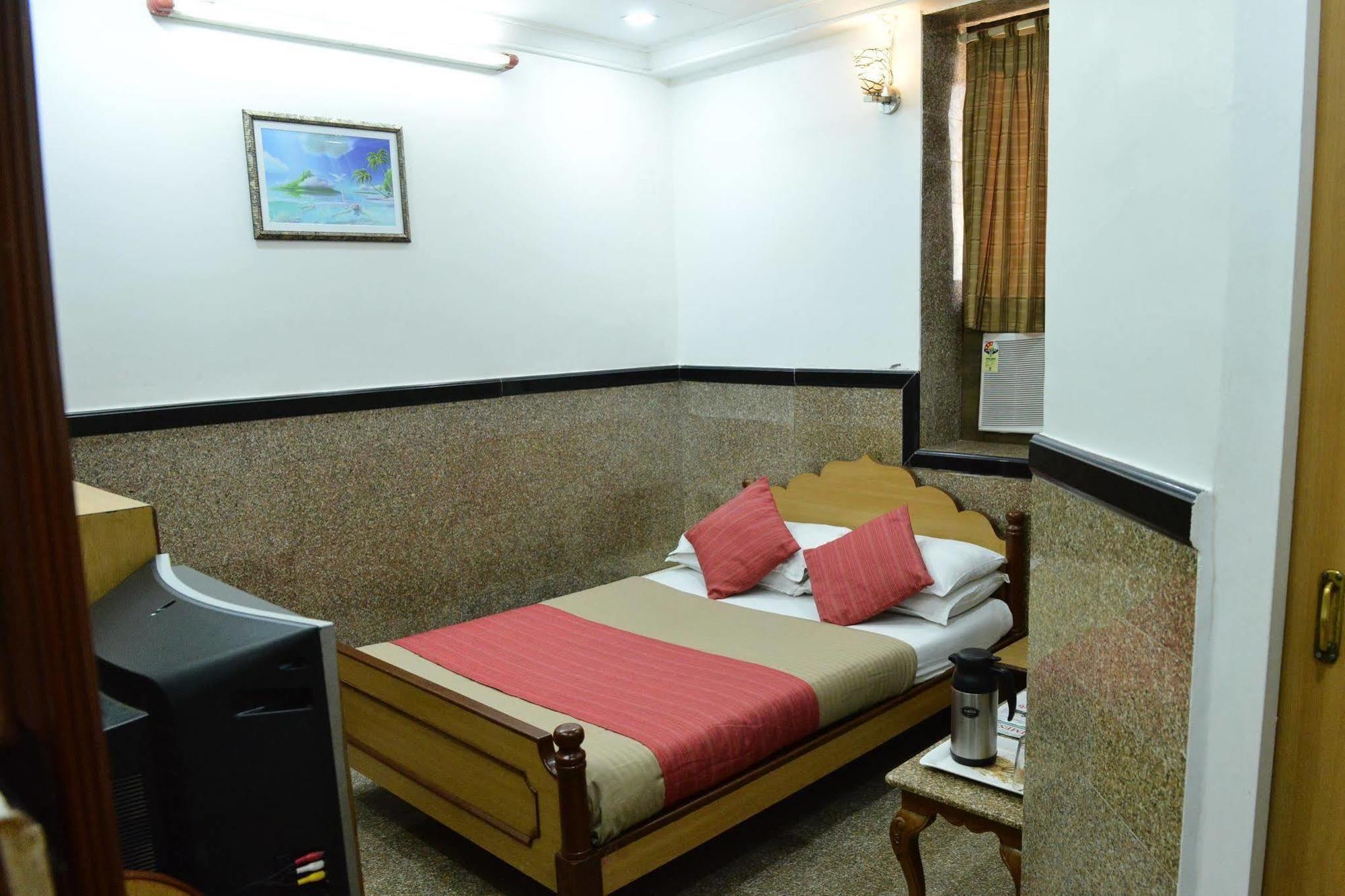 Hotel Royal Castle Mumbai Exterior photo